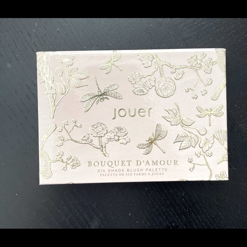 JOUER Bouquet D’Amour Six shades Blush palette